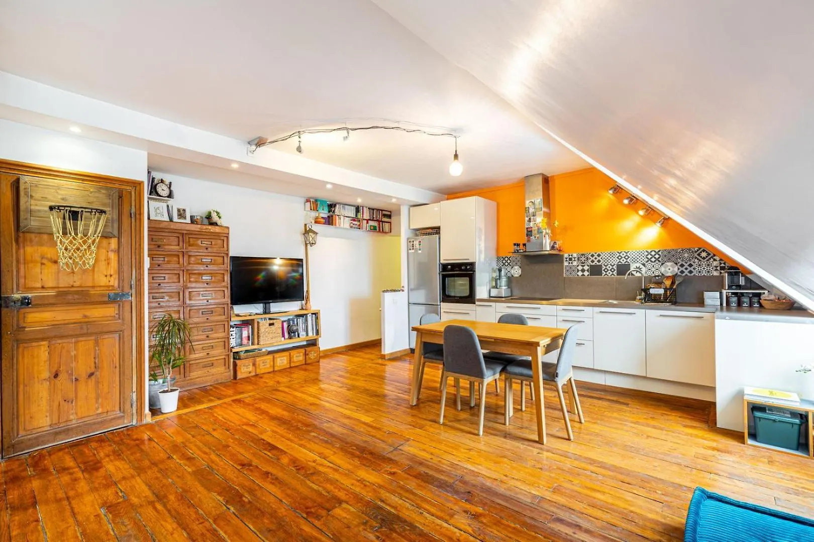 Guestready - Appartement Proche Des Gares Du 10E contacts